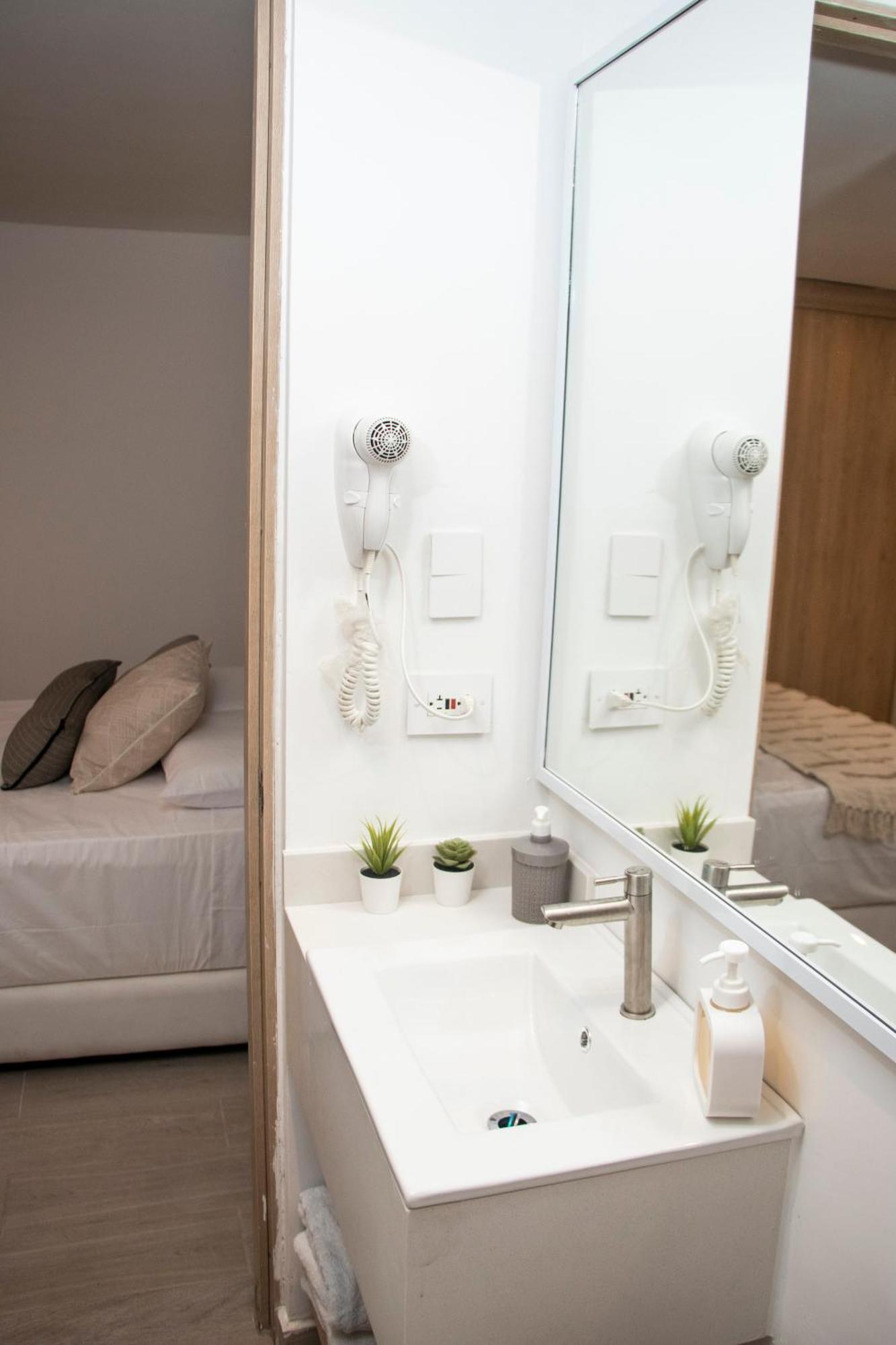 Zenia 70 Living & Medellín