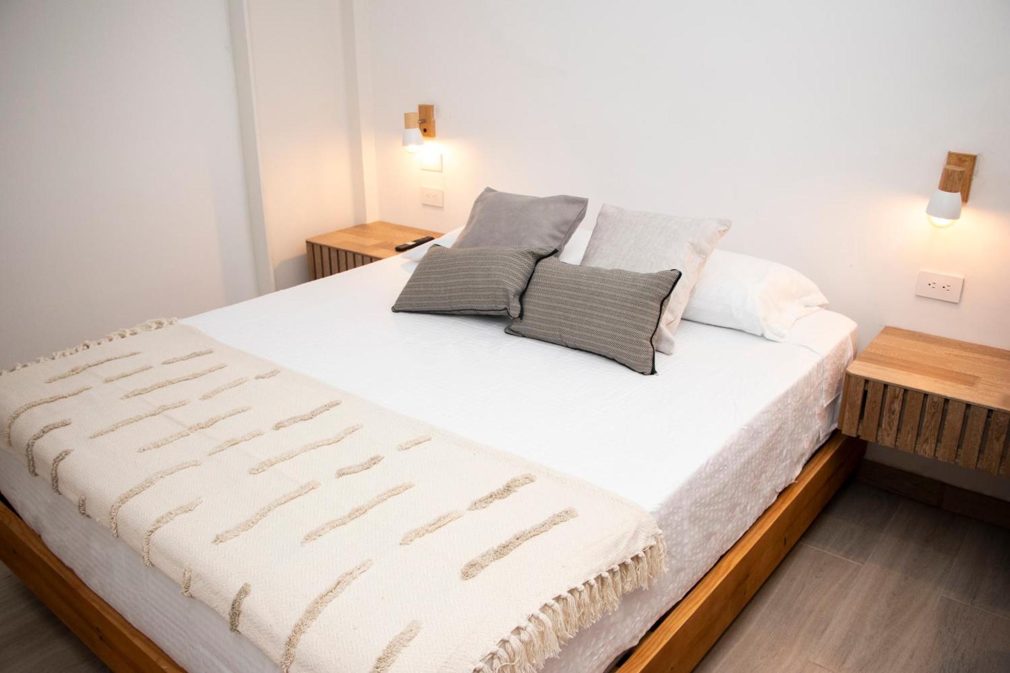 Zenia 70 Living & Apartment