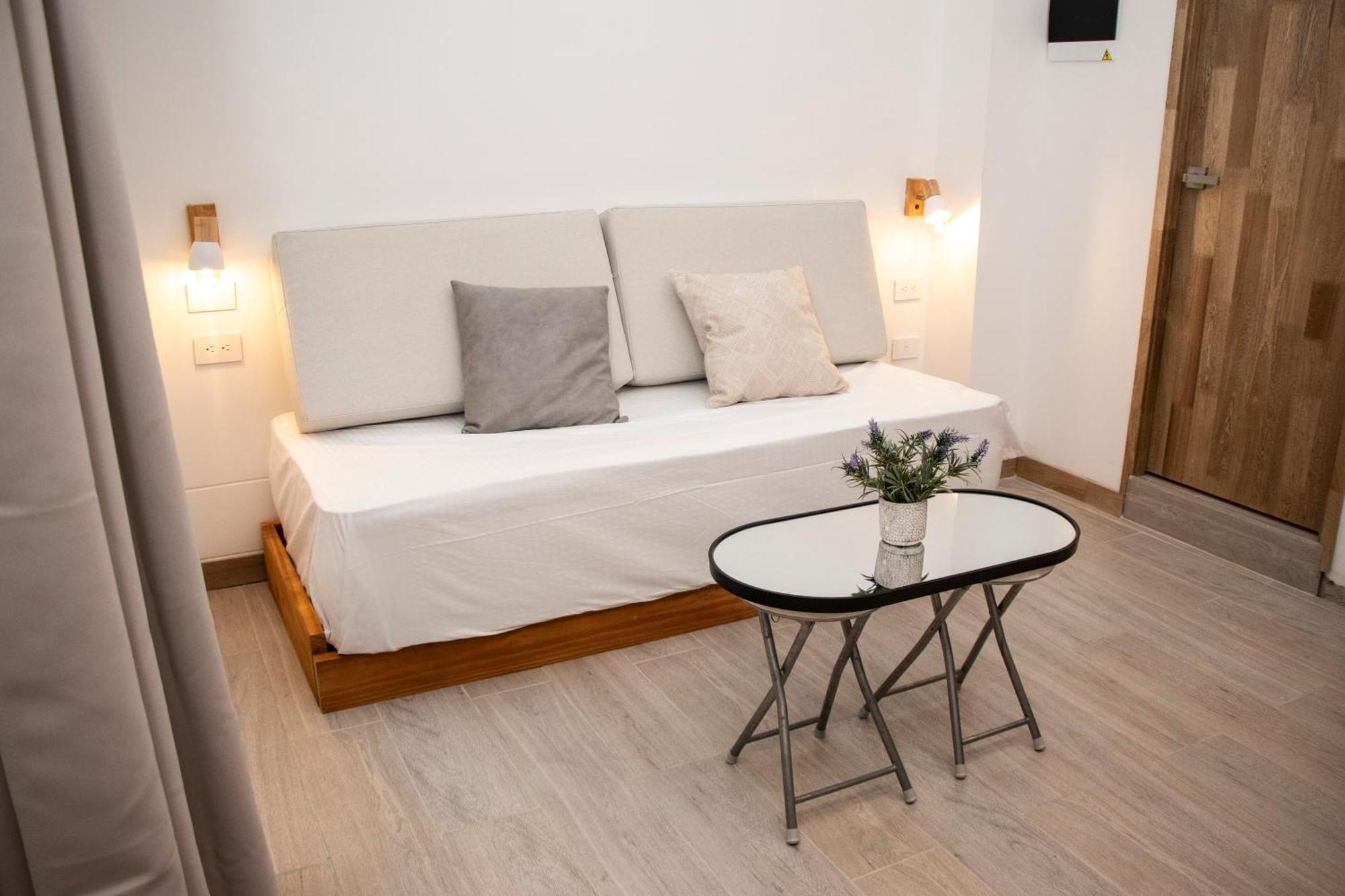 Zenia 70 Living & Medellin